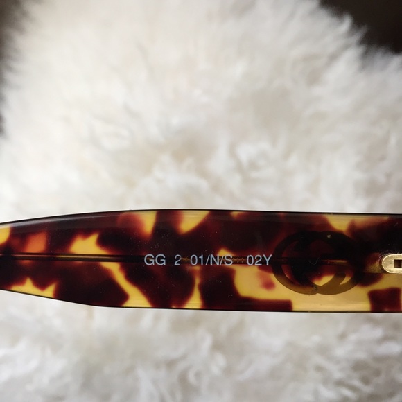 Vintage Tortoise Shell Gucci Sunglasses - Picture 4 of 5